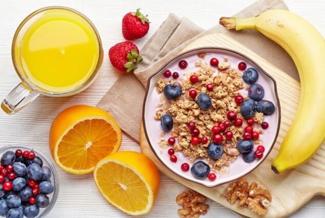 A balanced diet helps to regulate body weight and reduces the load on the joints due to arthrosis.