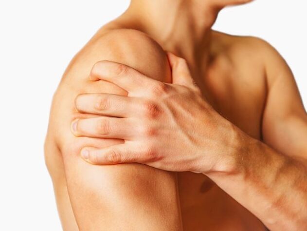 Pain, joint damage and bone deformation accompany arthrosis