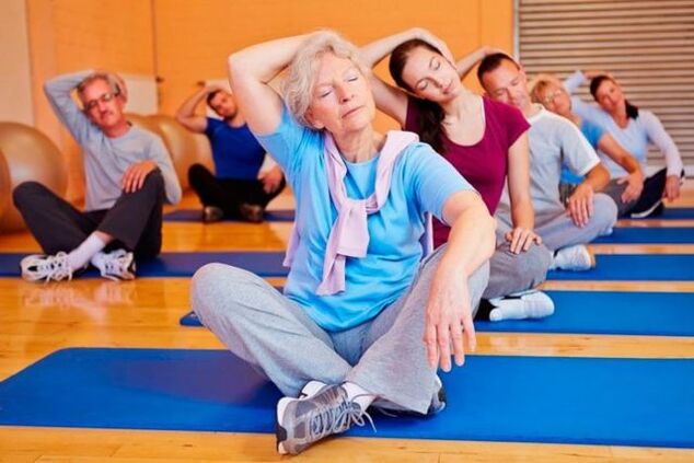 The exercises for the treatment of arthrosis are selected individually by the doctor and the physical therapist.